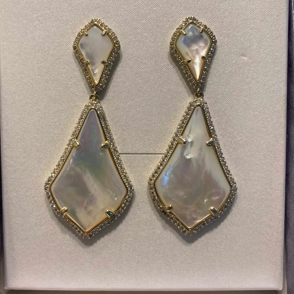 Kendra Scott dangle Earrings